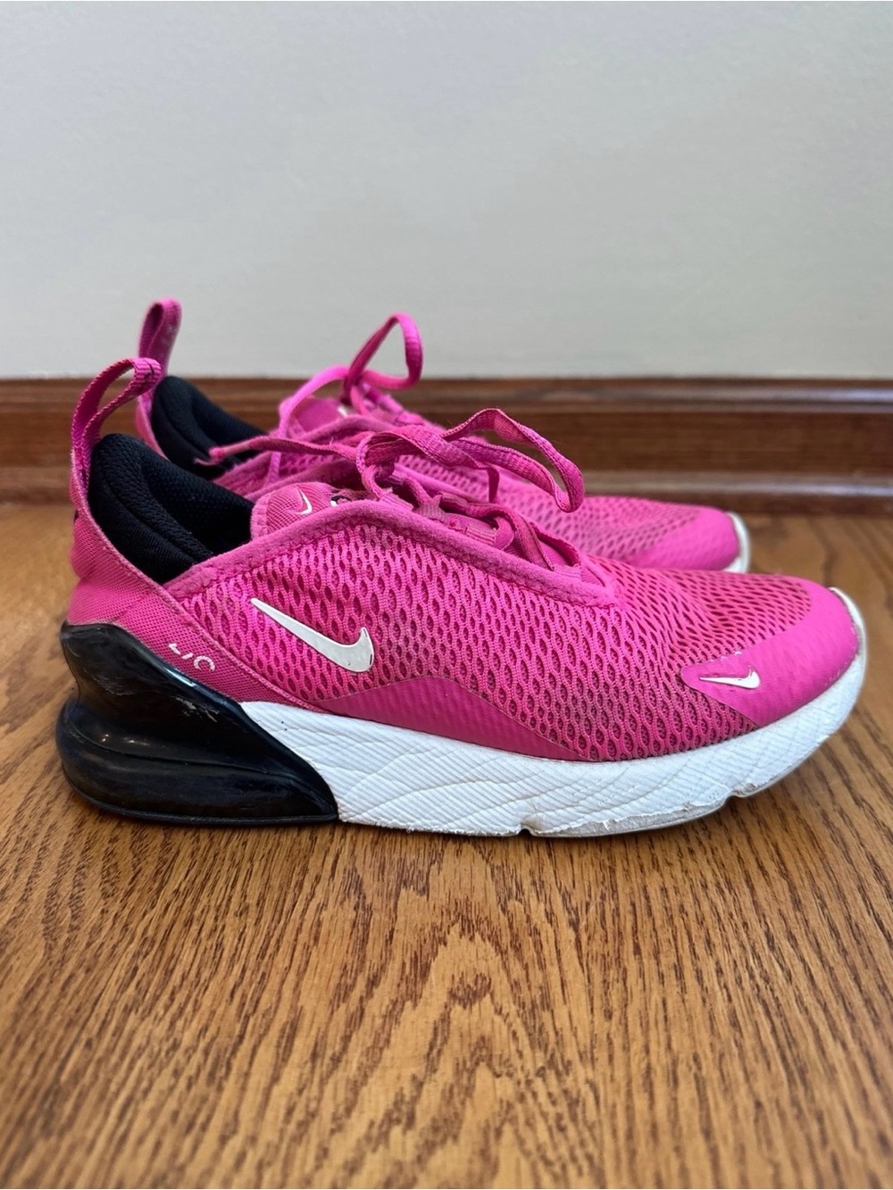 Nike Air Max 270 Gym Shoes Girls 2Y Pink